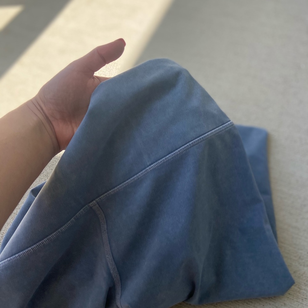 Lululemon Luxtreme Size 10 high rise 28”